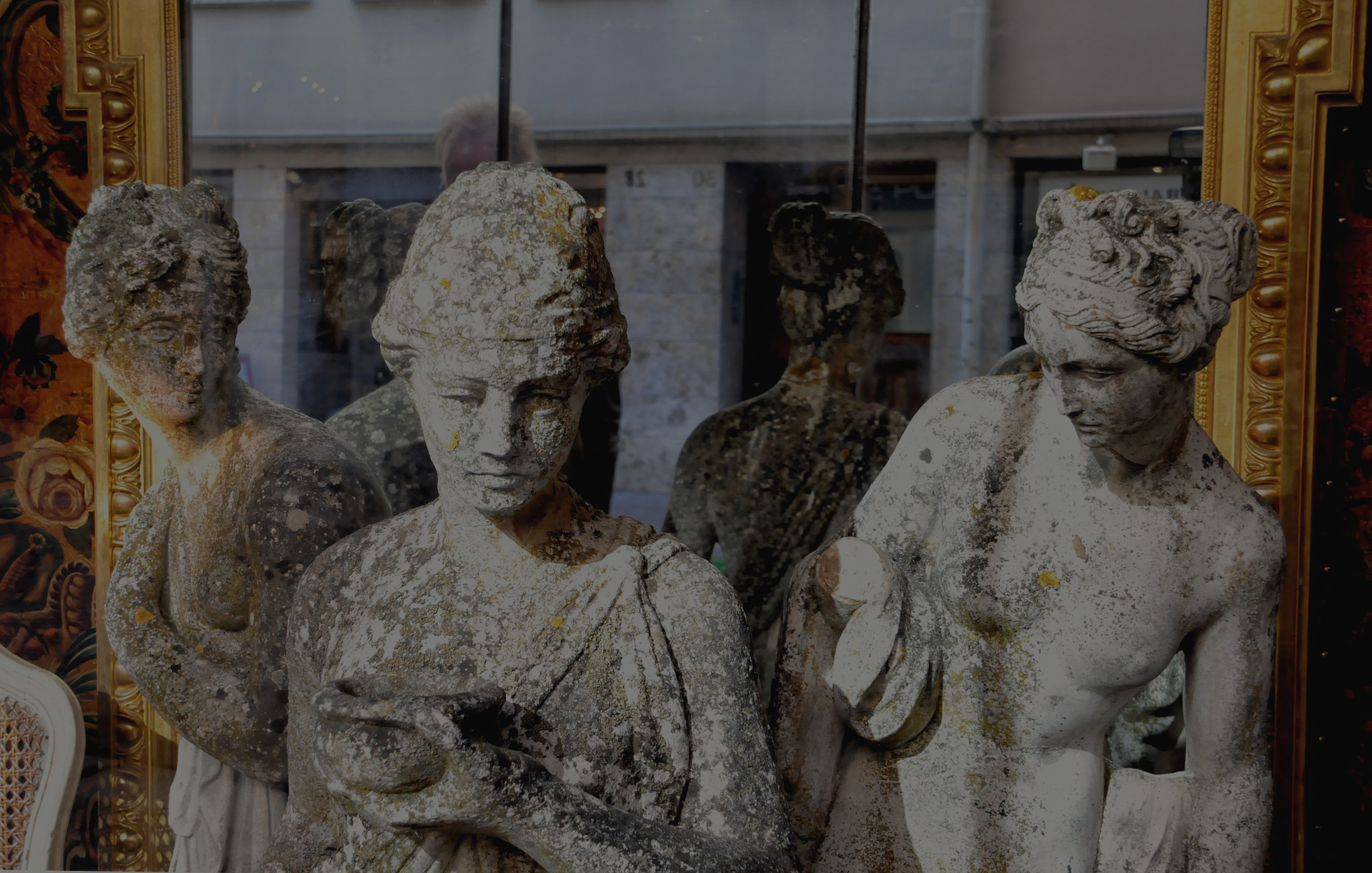 statues-667591_1920